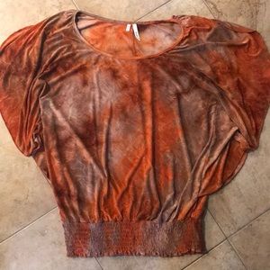 Cute flattering top size M